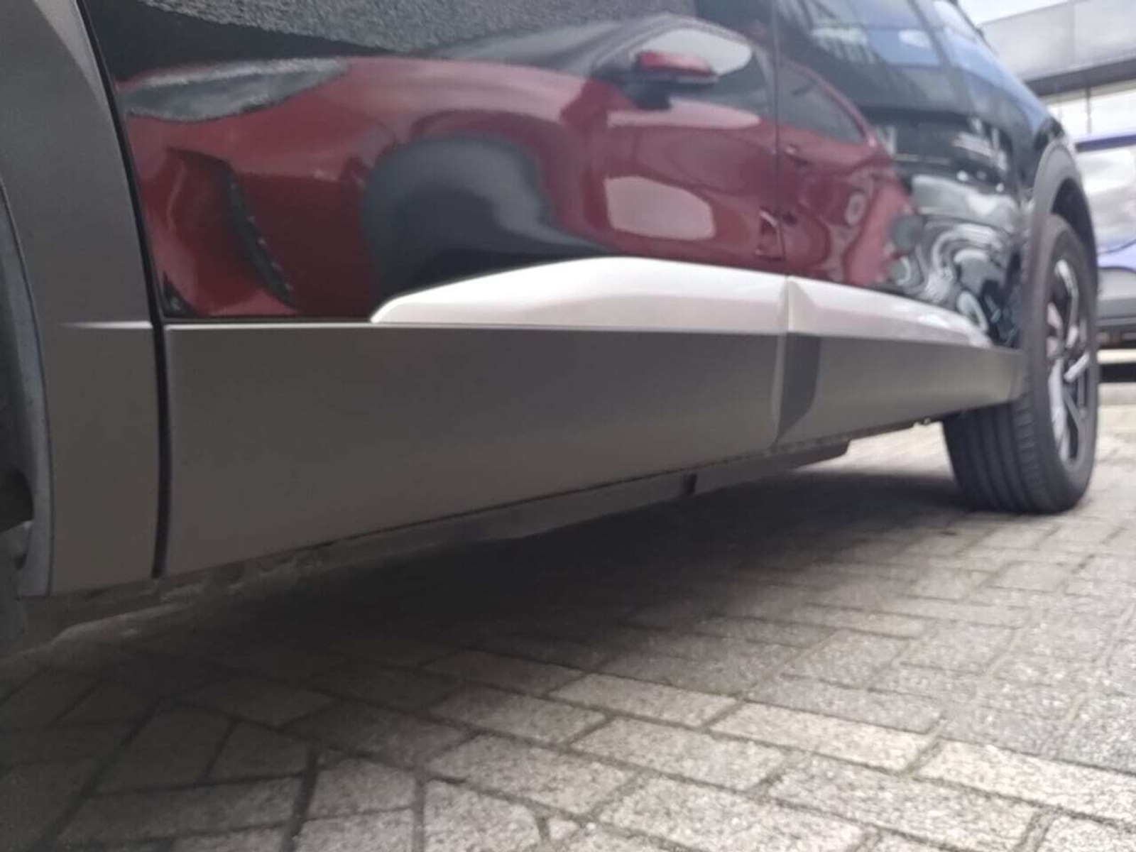 Foto 5 van Peugeot E-2008