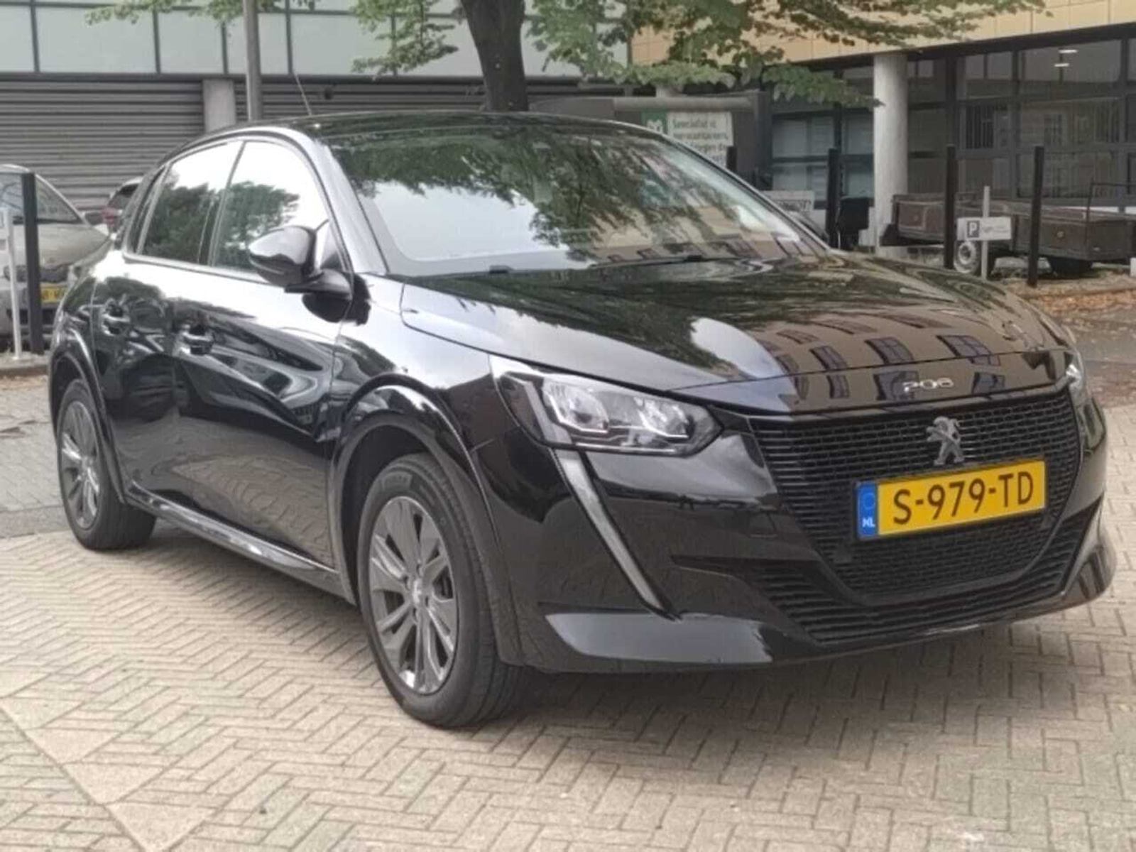 Foto 7 van Peugeot E-208