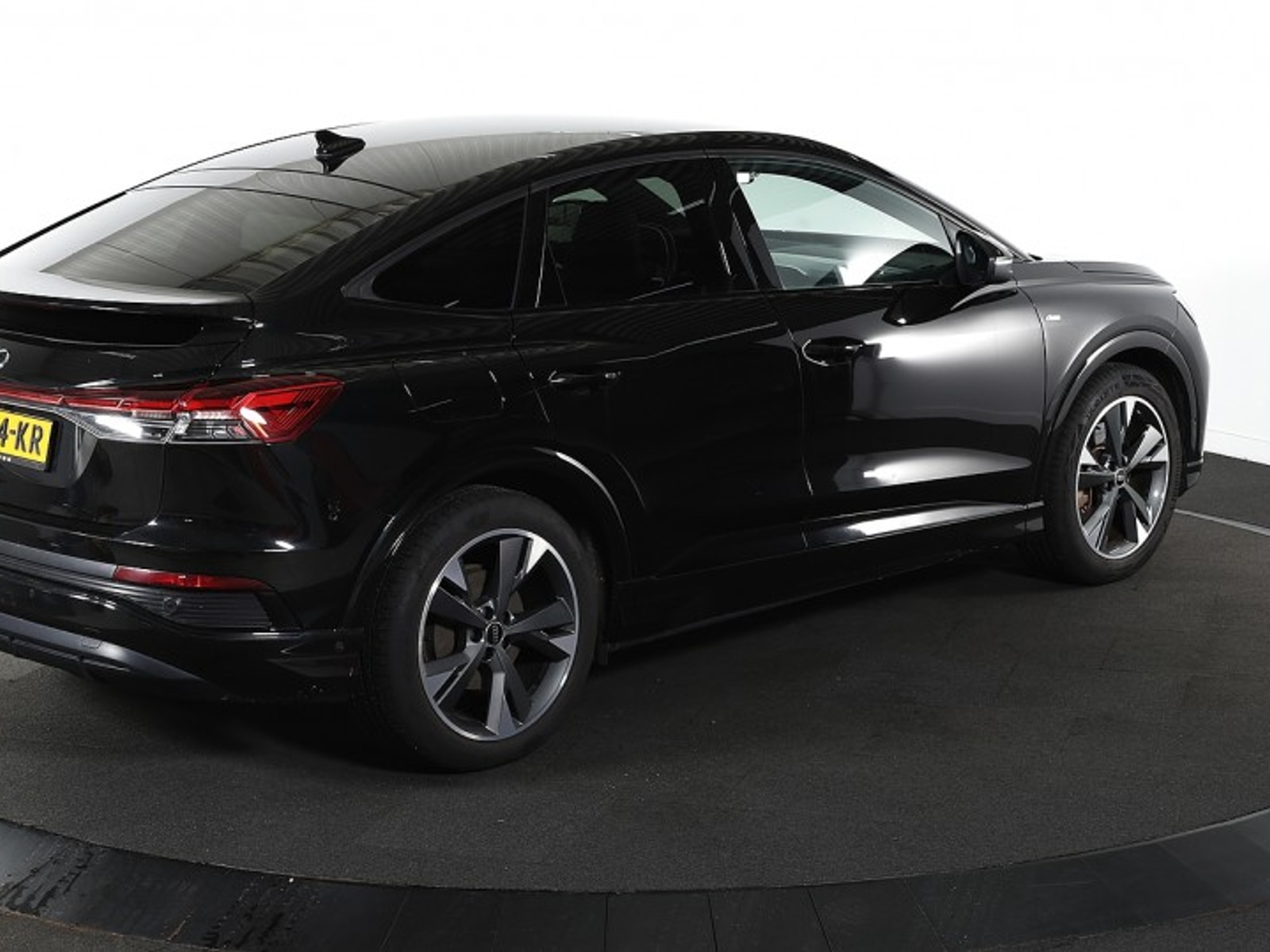 Foto 3 van Audi Q4 Sportback e-tron