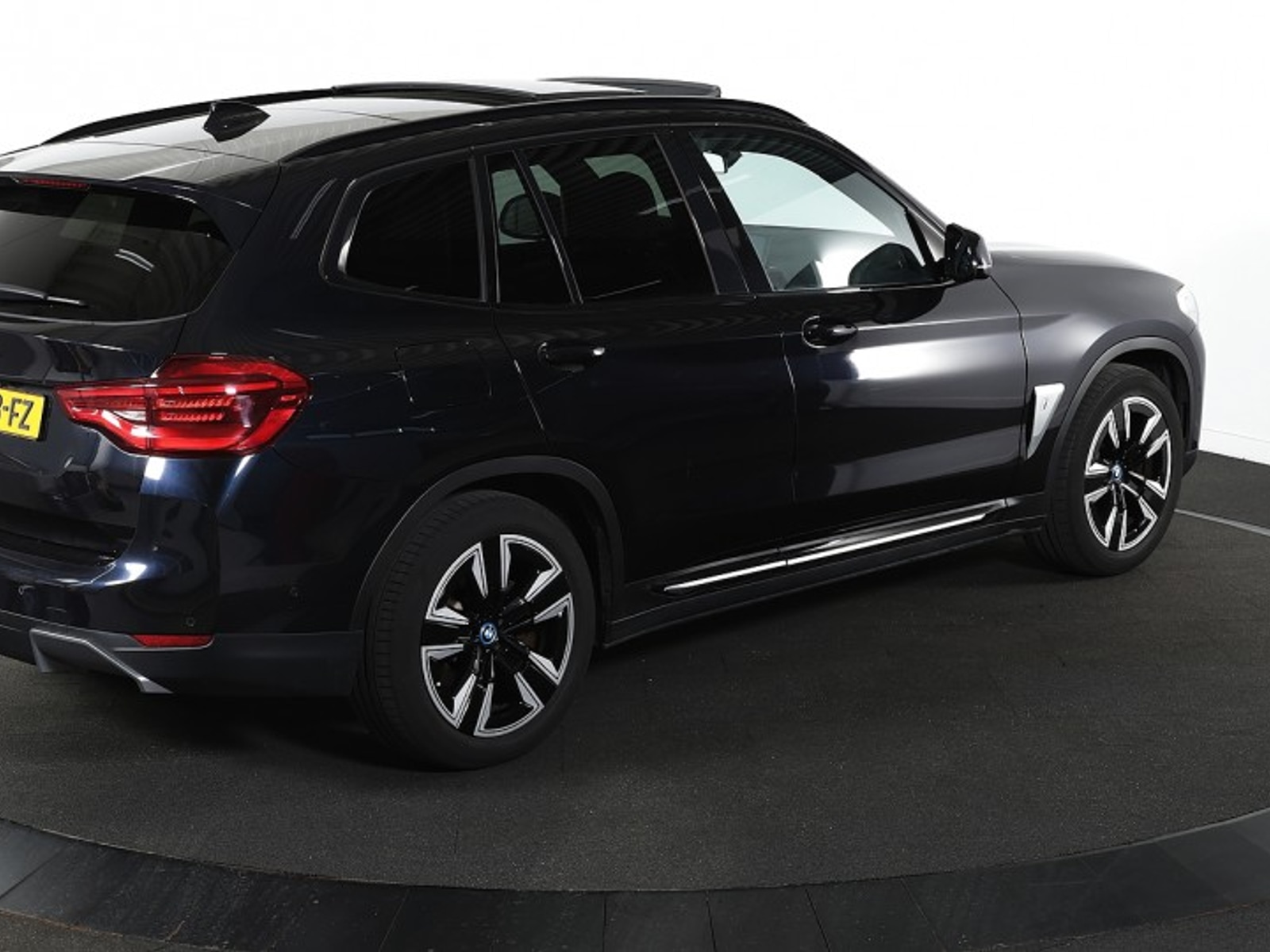 Foto 3 van BMW ix3