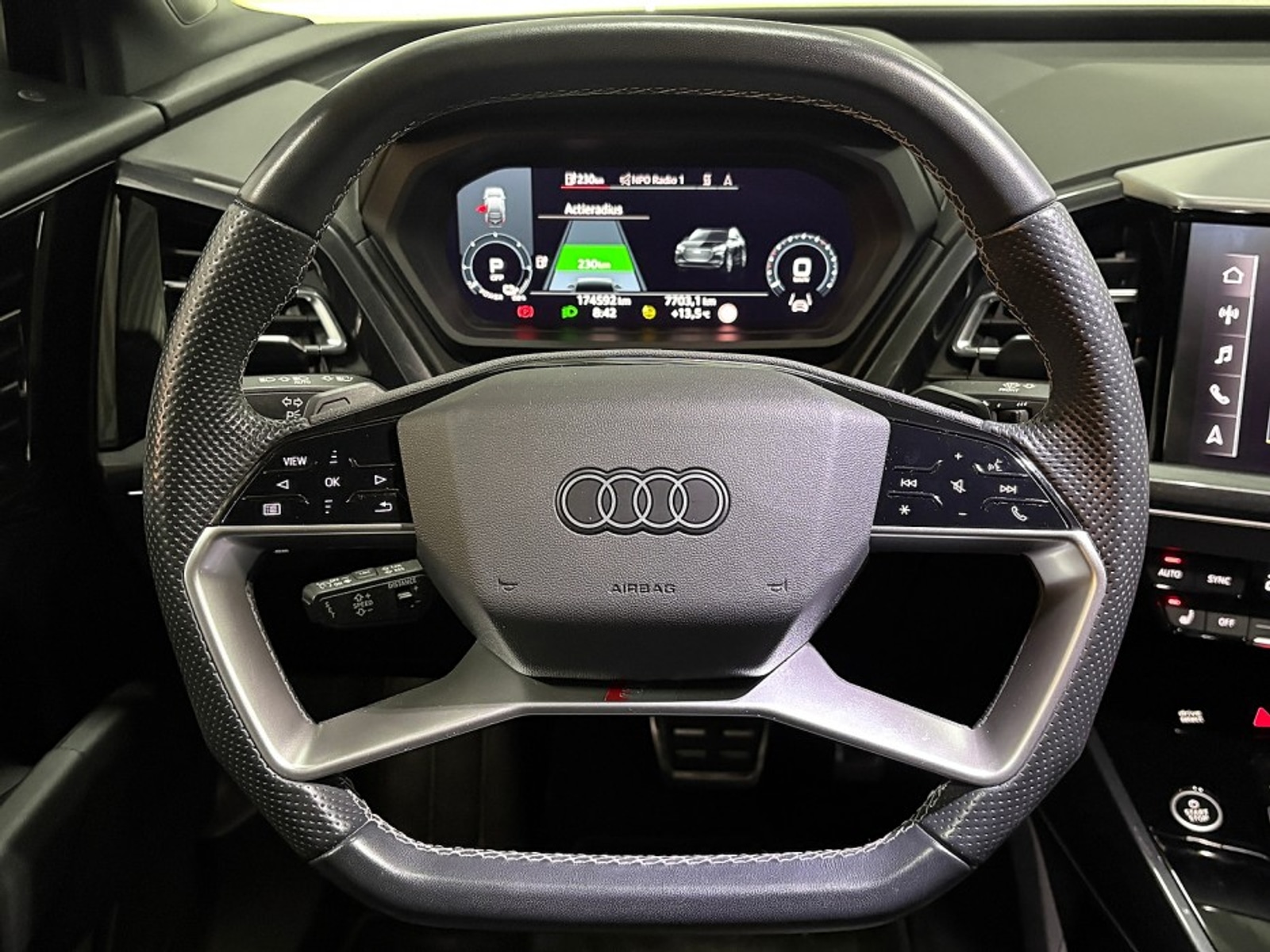 Foto 10 van Audi Q4 Sportback e-tron