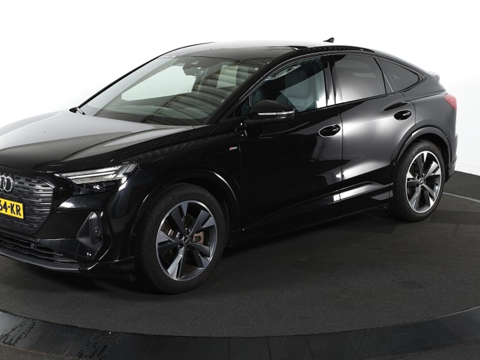 Foto 2 van Audi Q4 Sportback e-tron