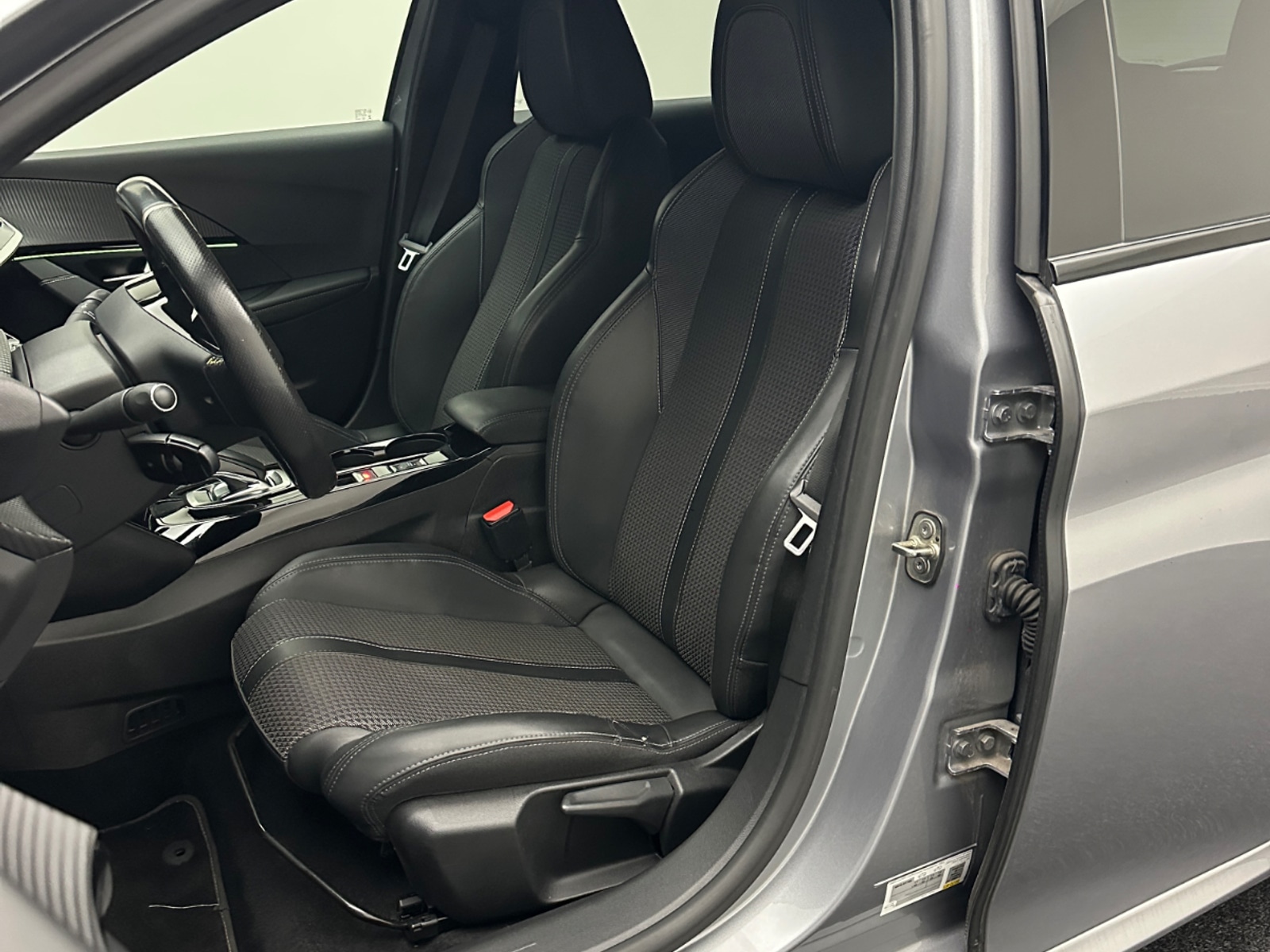 Foto 5 van Peugeot E-208