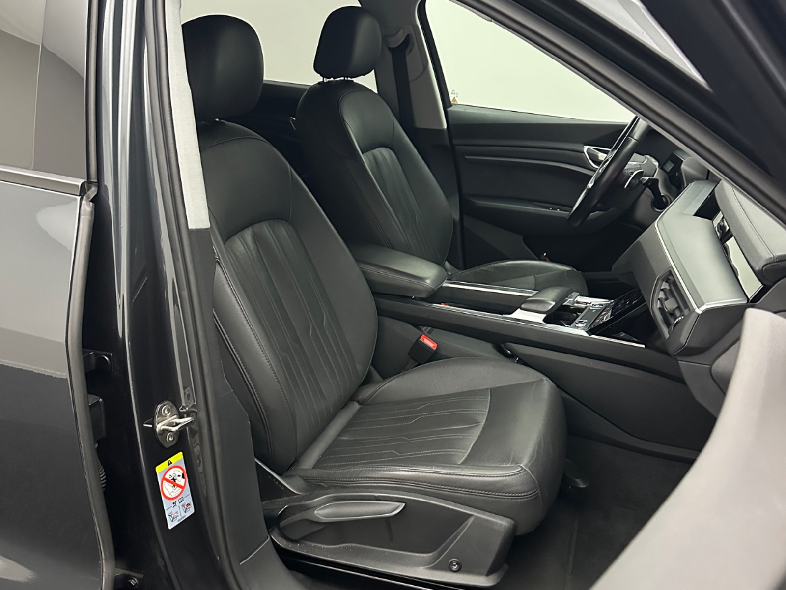Foto 17 van Audi e-tron