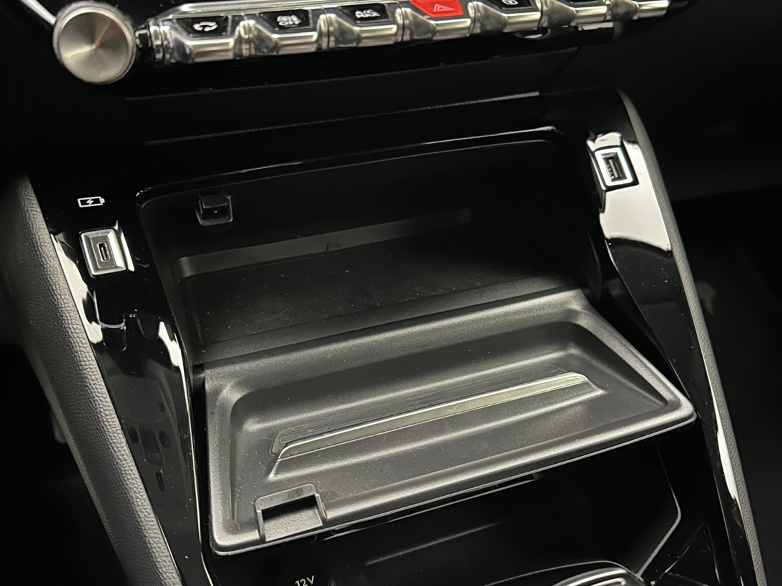 Foto 24 van Peugeot E-208