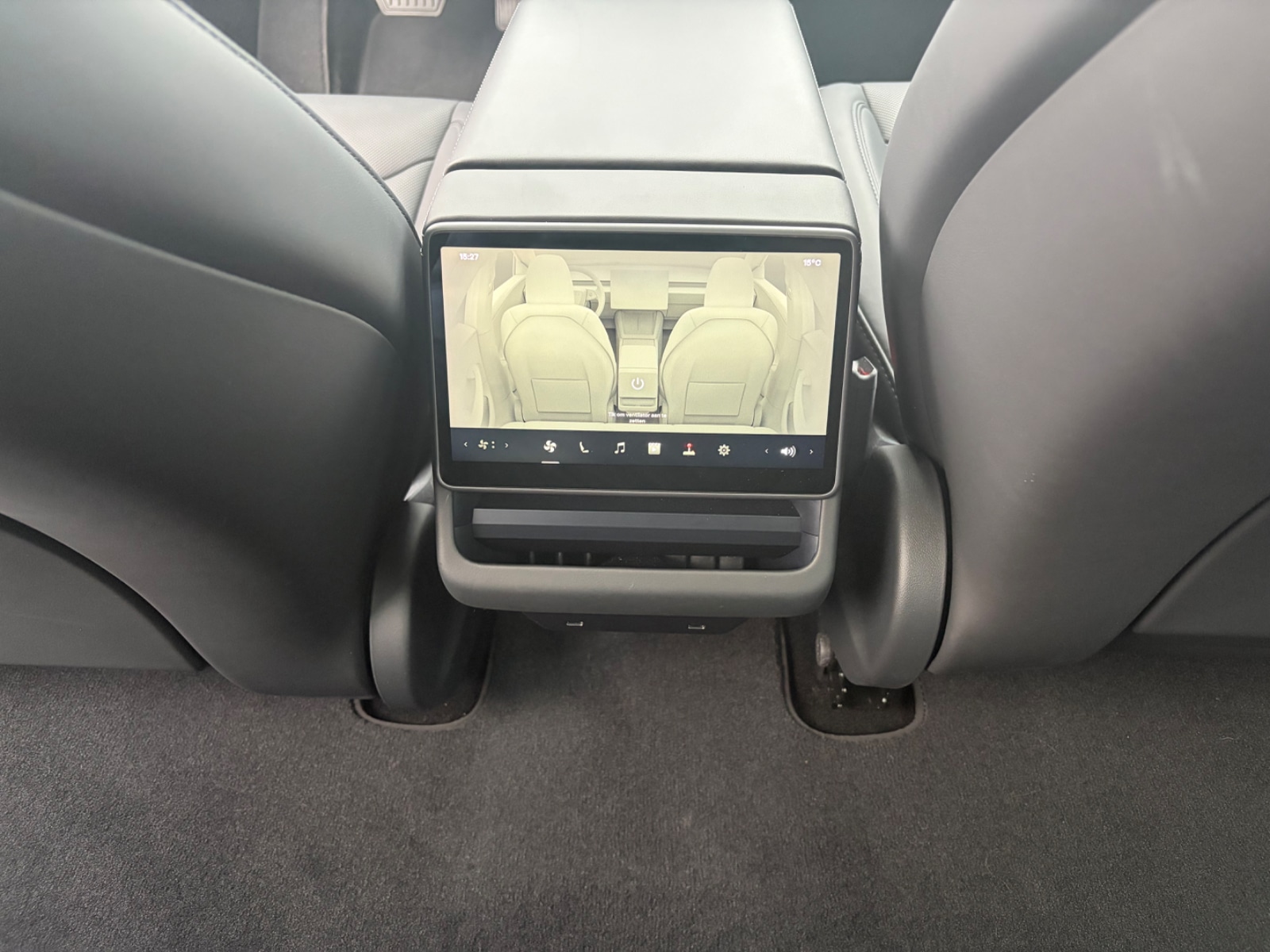 Foto 14 van Tesla Model 3