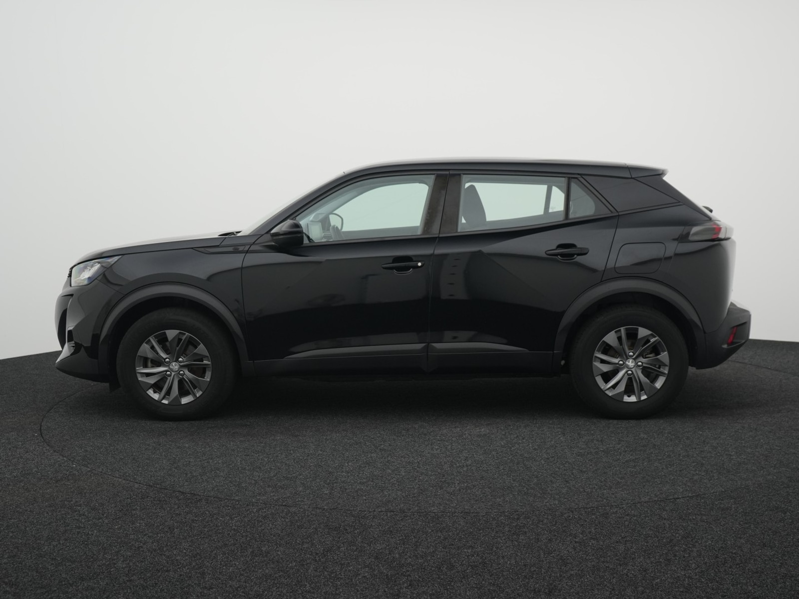Foto 5 van Peugeot E-2008