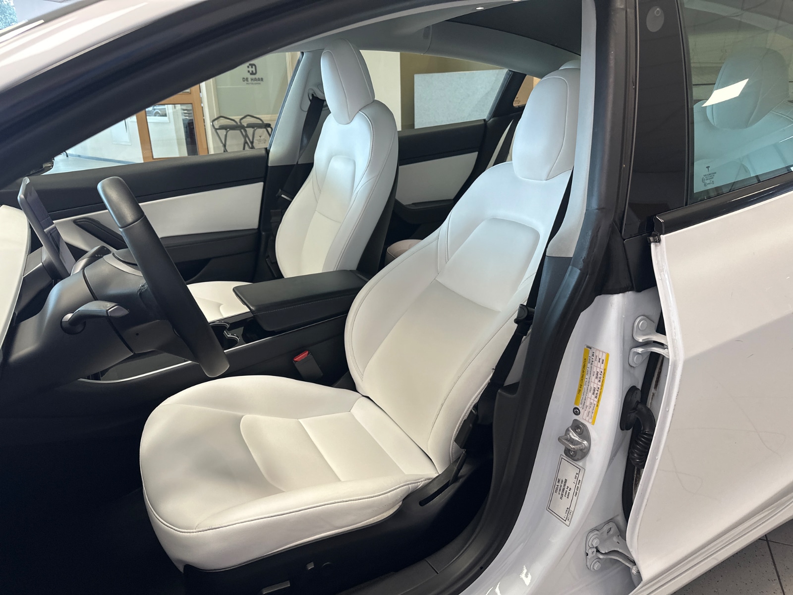 Foto 16 van Tesla Model 3