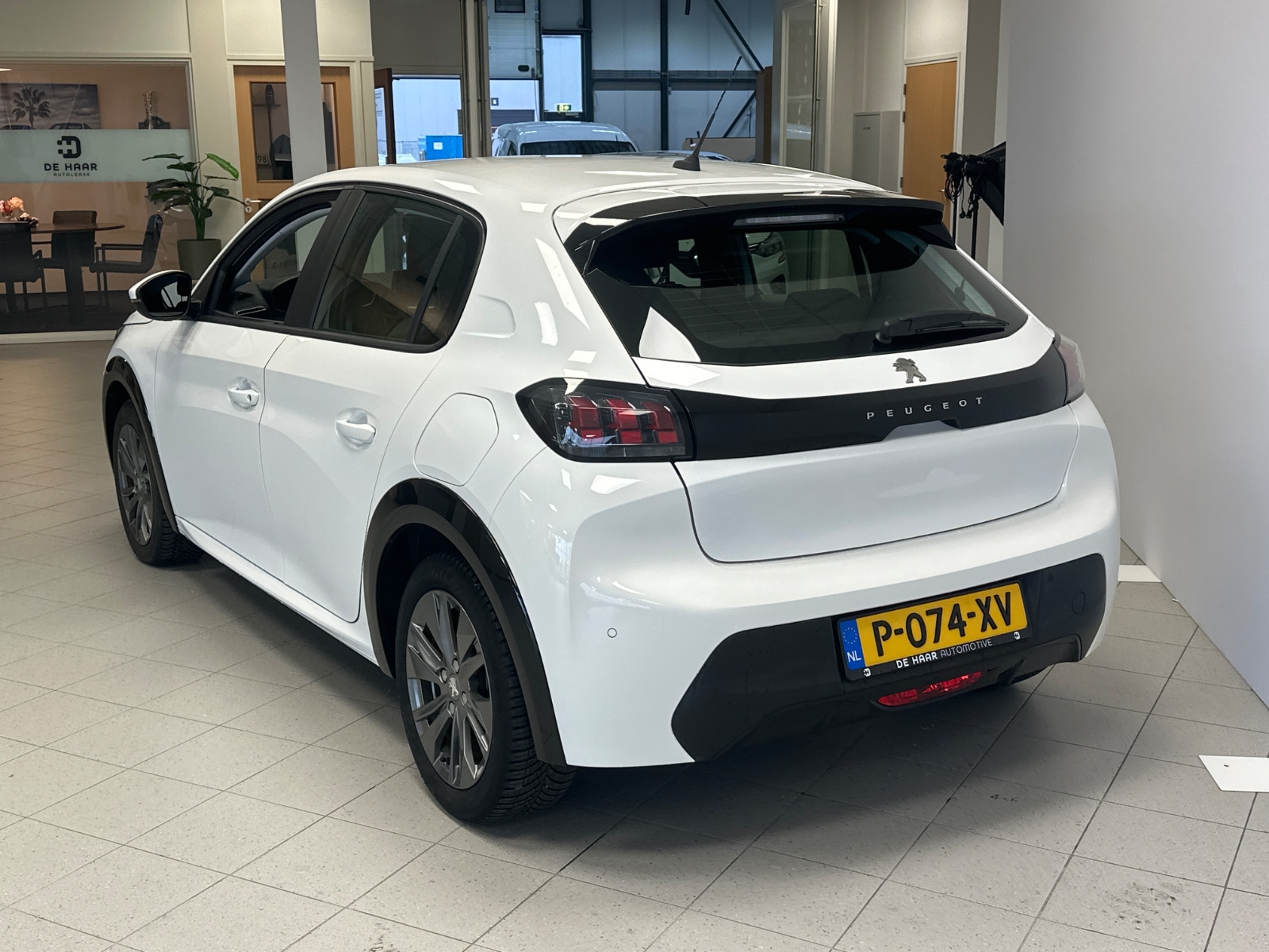 Foto 19 van Peugeot E-208