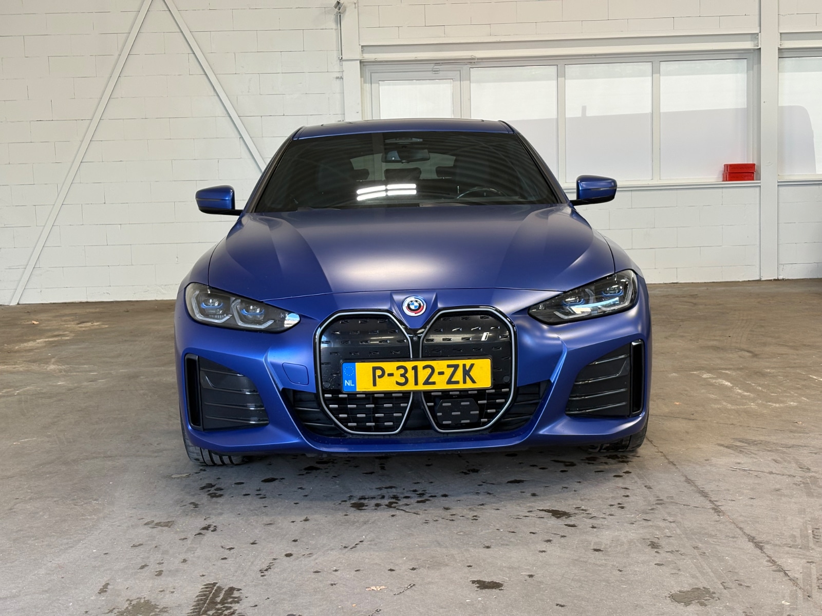 Photo 4 of BMW i4