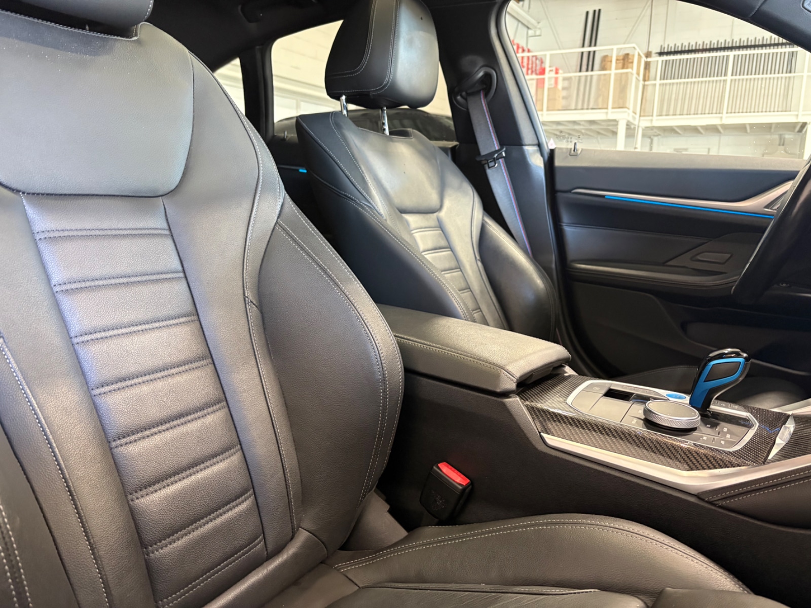 Photo 14 of BMW i4