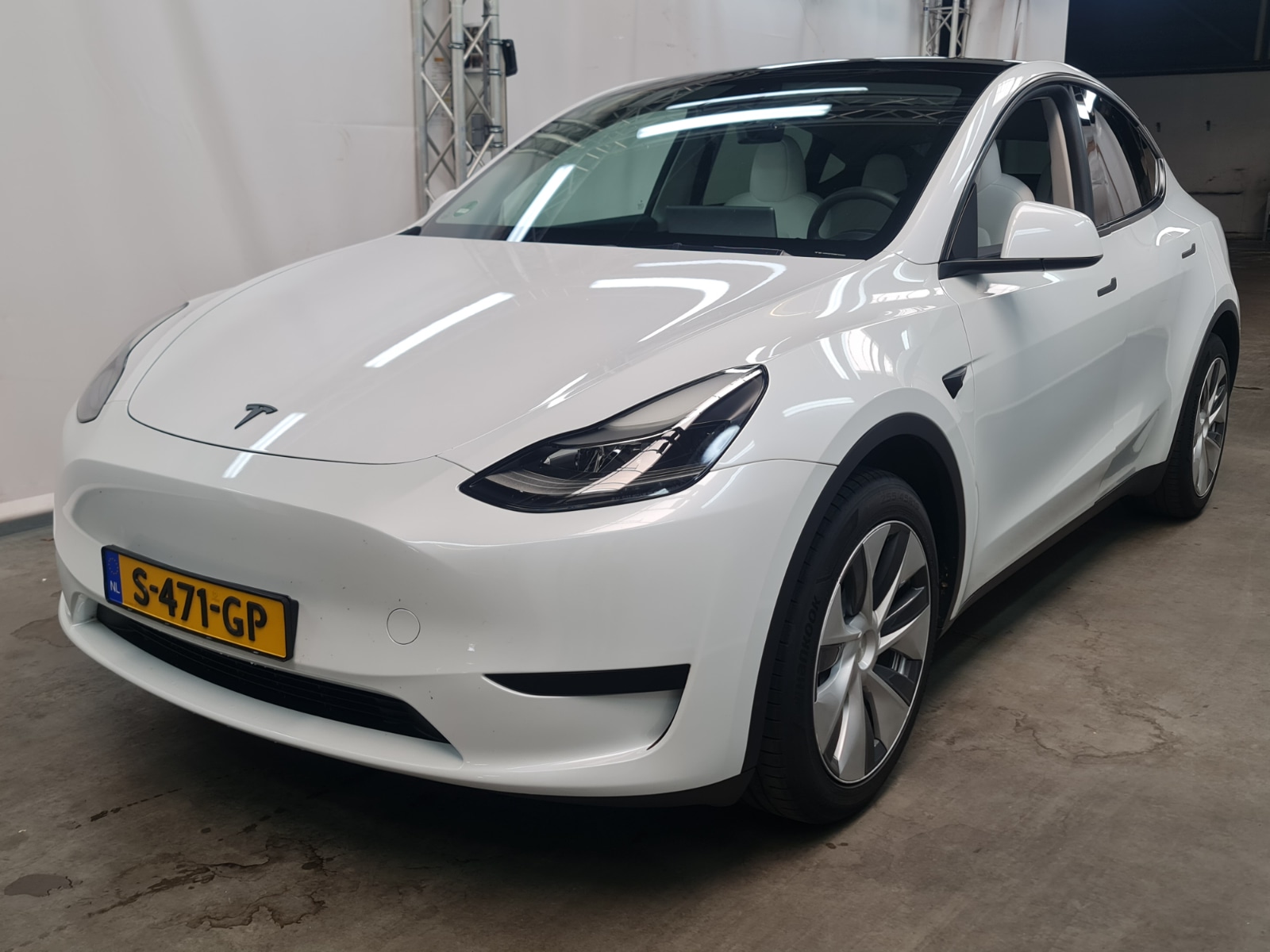 Foto 14 van Tesla Model Y