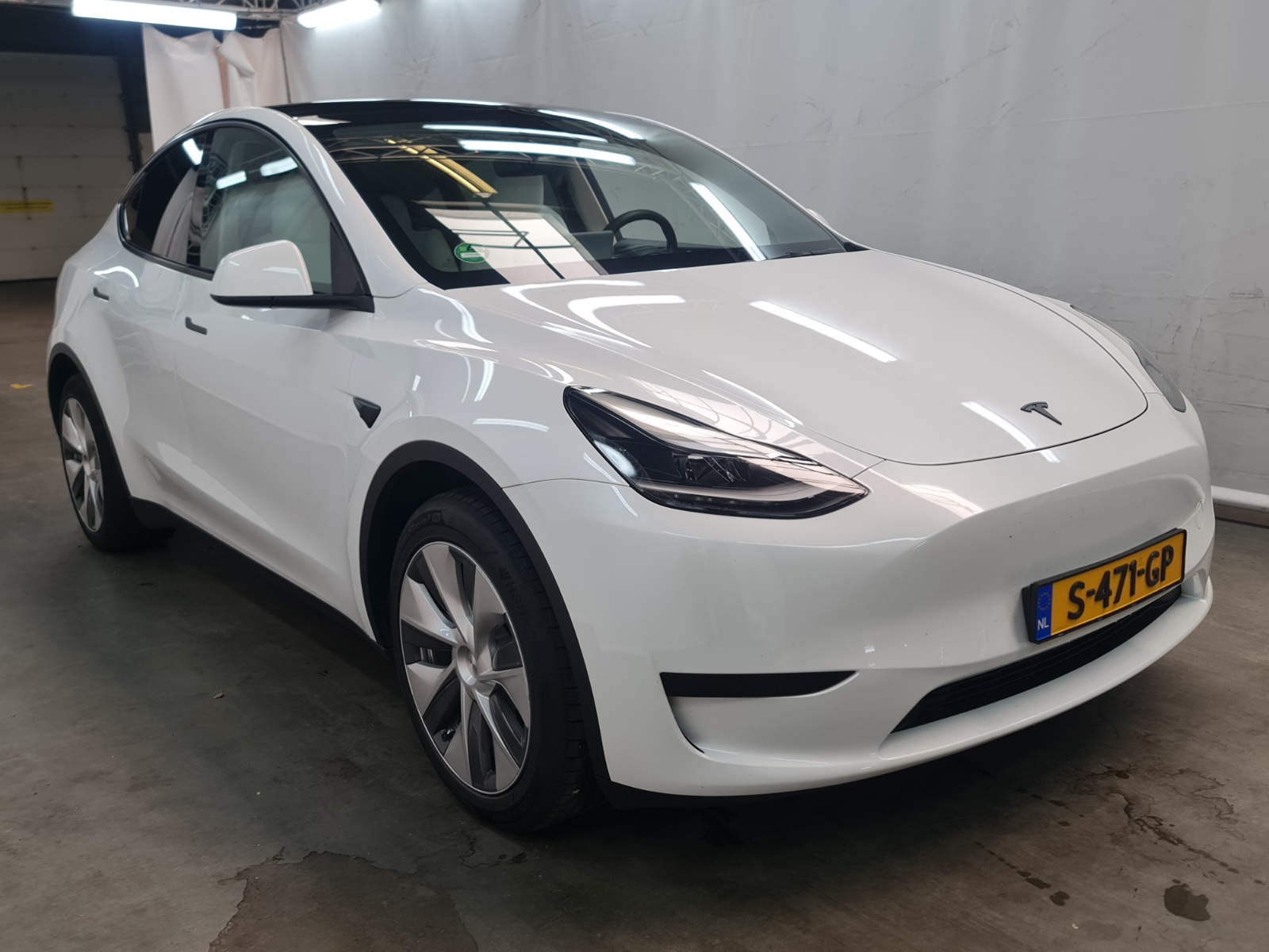 Foto 15 van Tesla Model Y