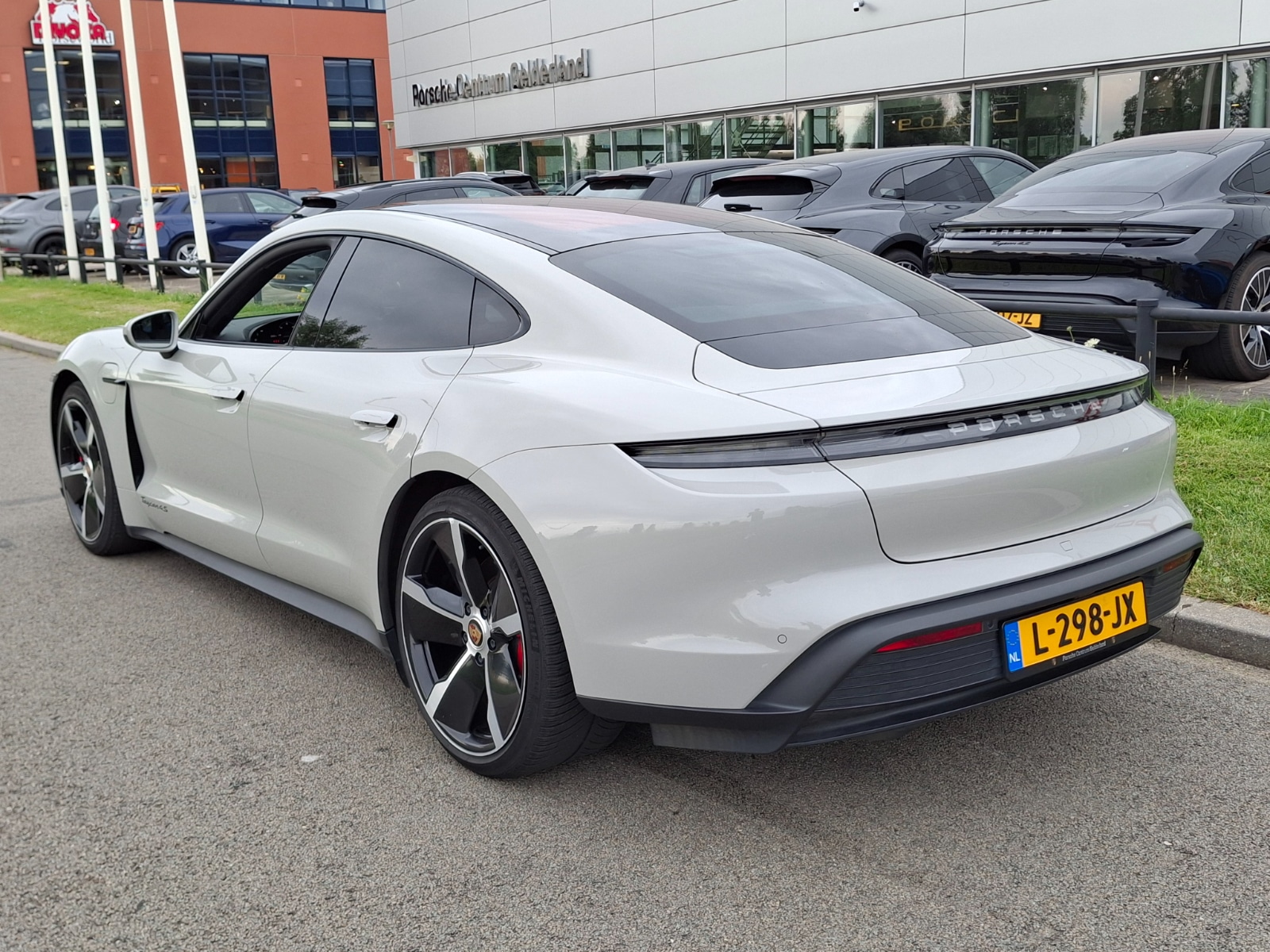 Foto 21 van Porsche Taycan